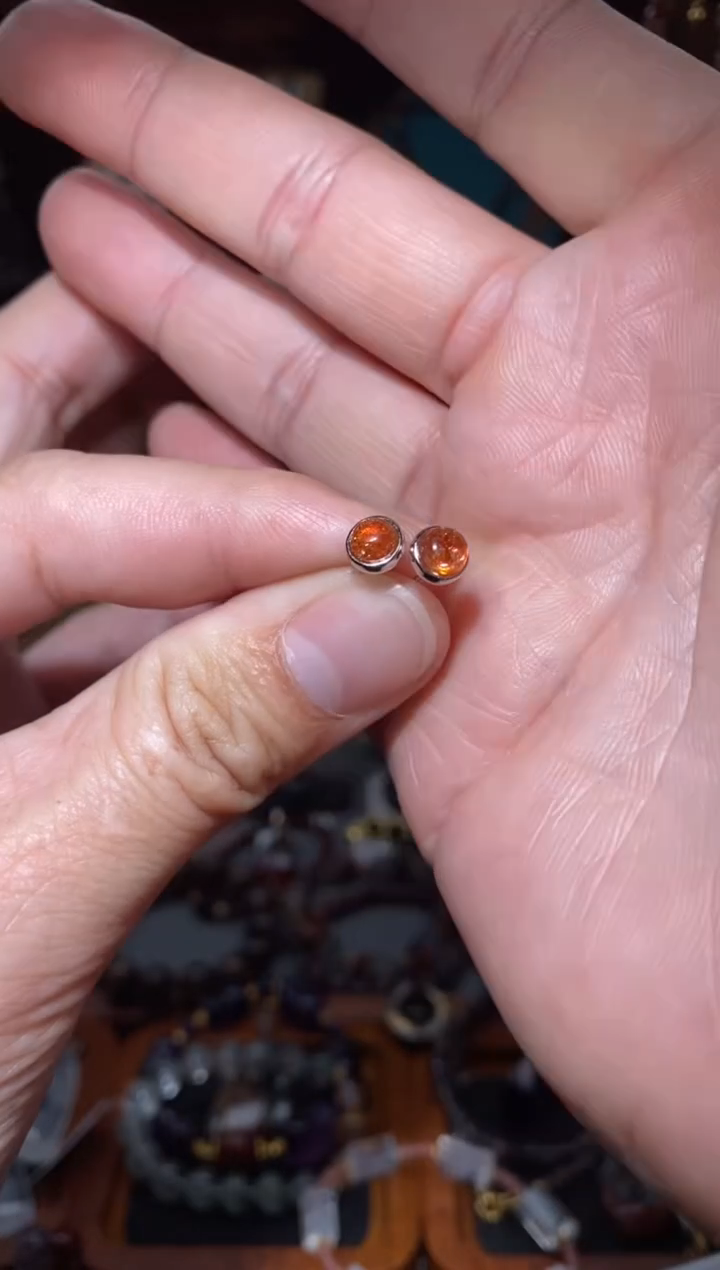 【闪购商品】长石金太阳小灯泡耳钉未镶嵌多样性发一对