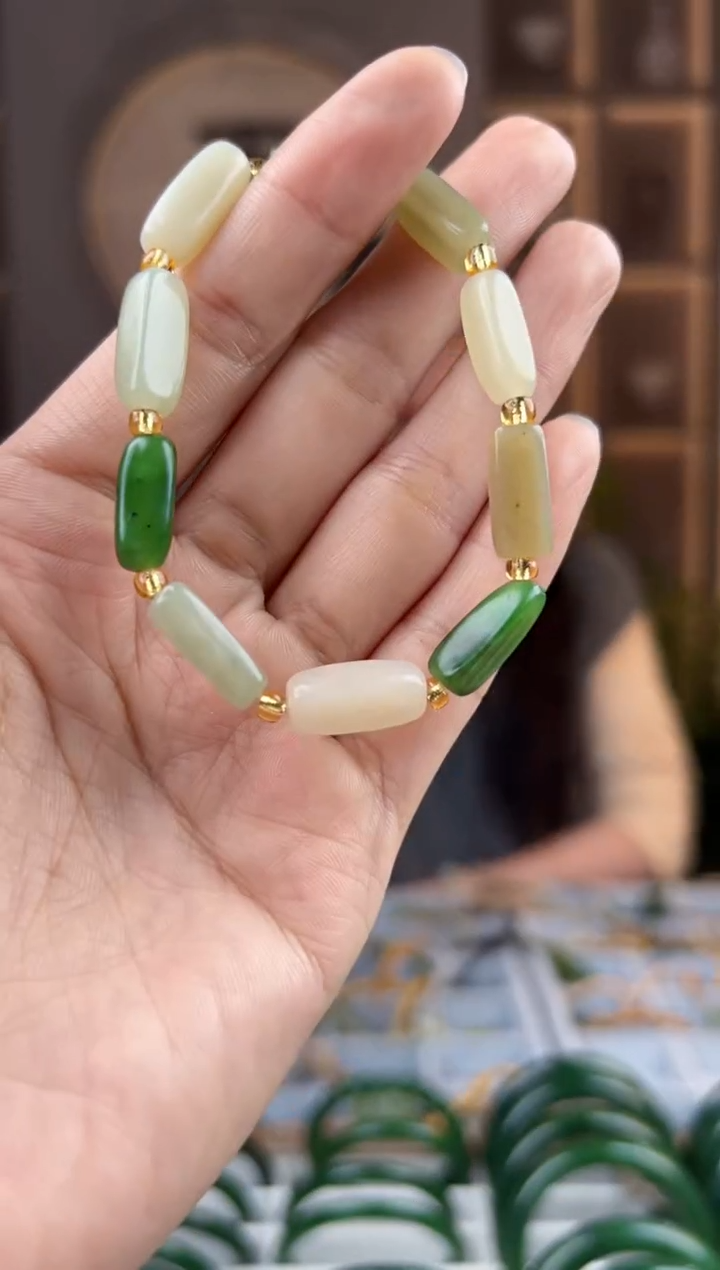 颈饰未镶嵌和田玉拍一发一，拍一发一