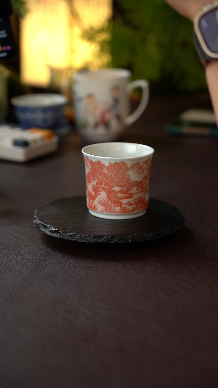 观无瑕全手工手绘釉里红山水容天杯