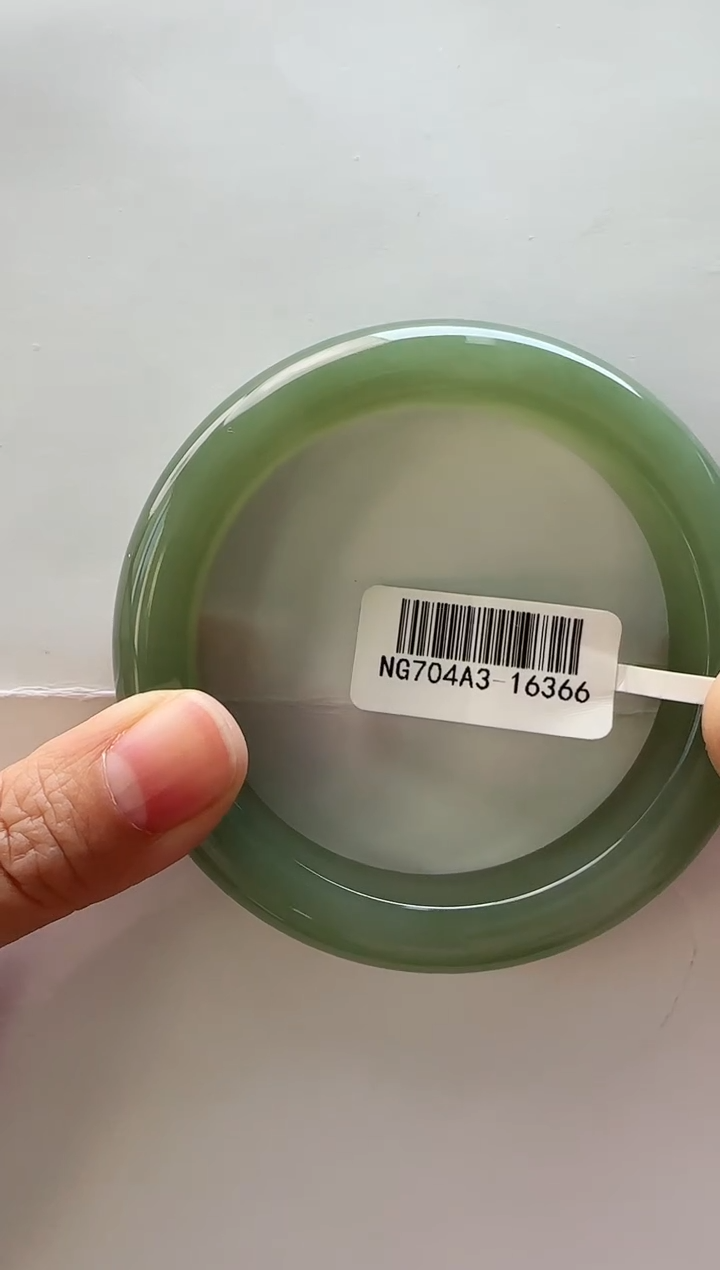 【闪购商品】和田玉手镯未镶嵌56+圈口