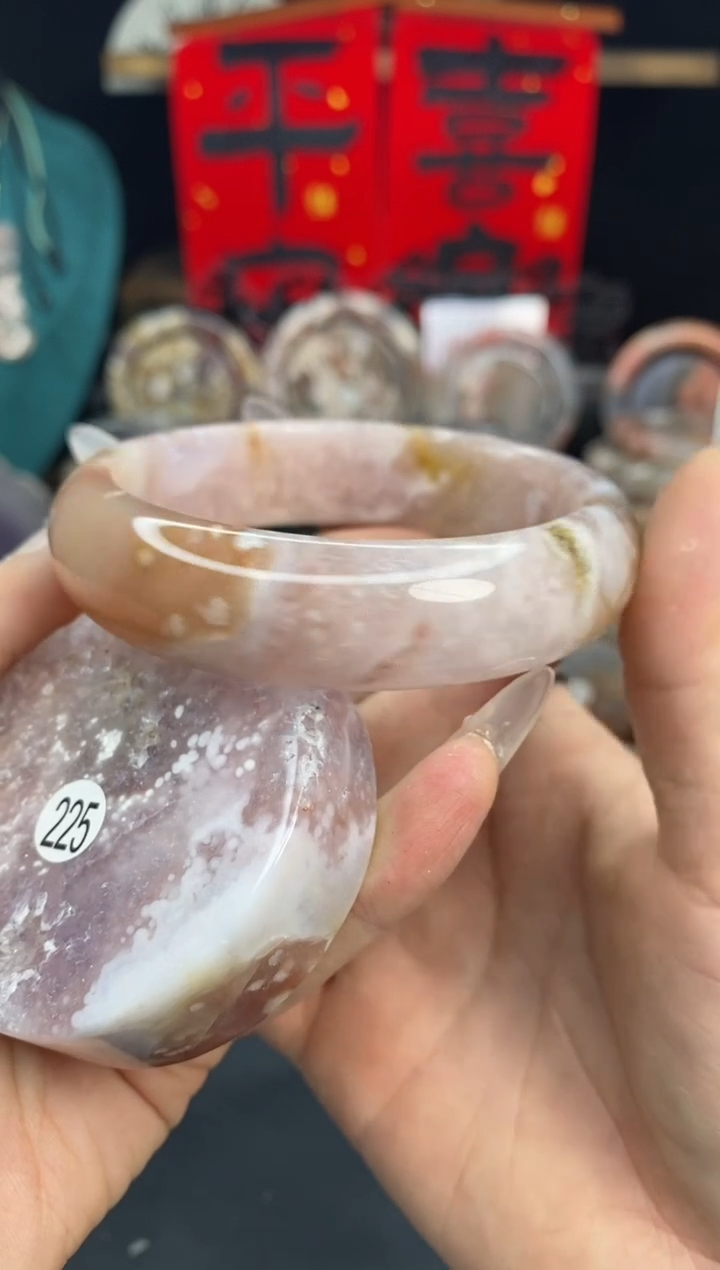 【闪购商品】石英质玉手镯（圆镯）未镶嵌61