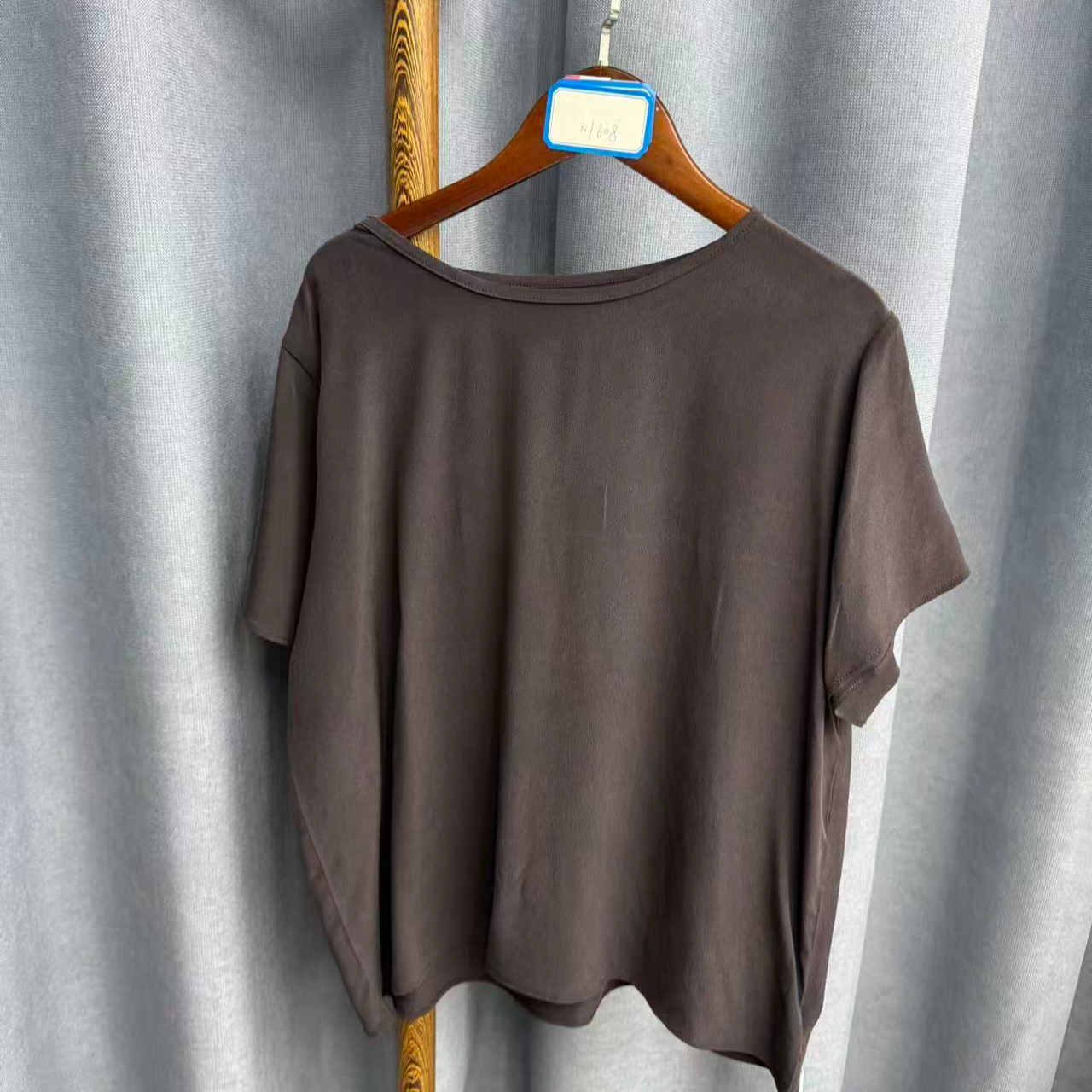 秋季新款休闲时尚圆领桑蚕丝短袖上衣女H608