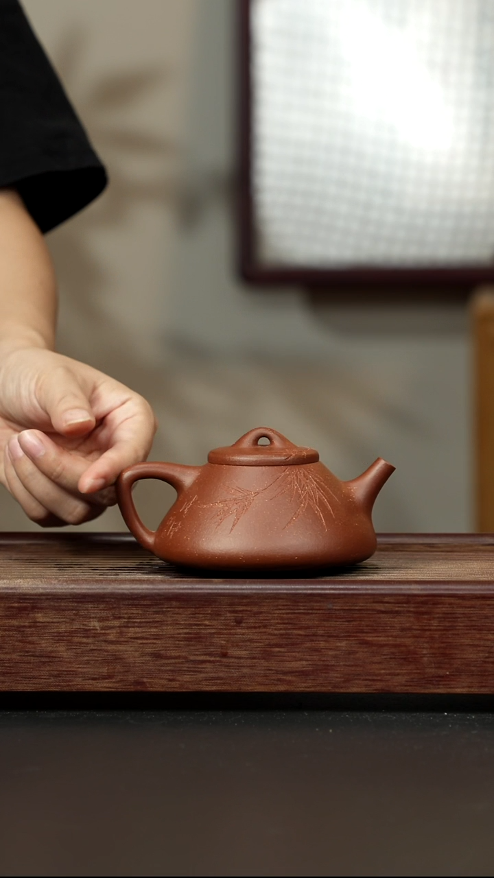 紫砂茶壶红降坡 刻绘竹子 子冶石瓢