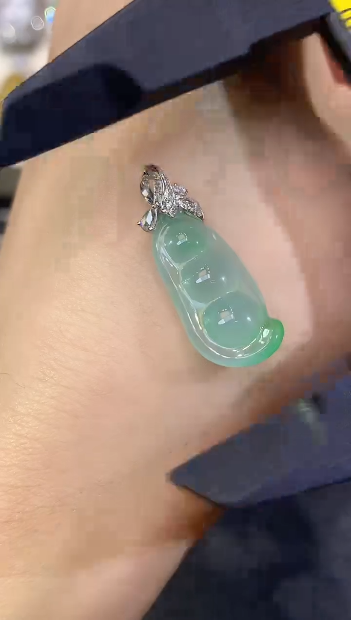 吊坠(不含链)18K金镶嵌翡翠A15