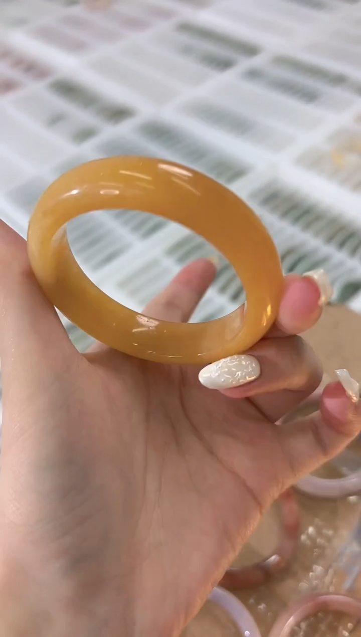 未镶嵌手镯石英质玉180-56HU