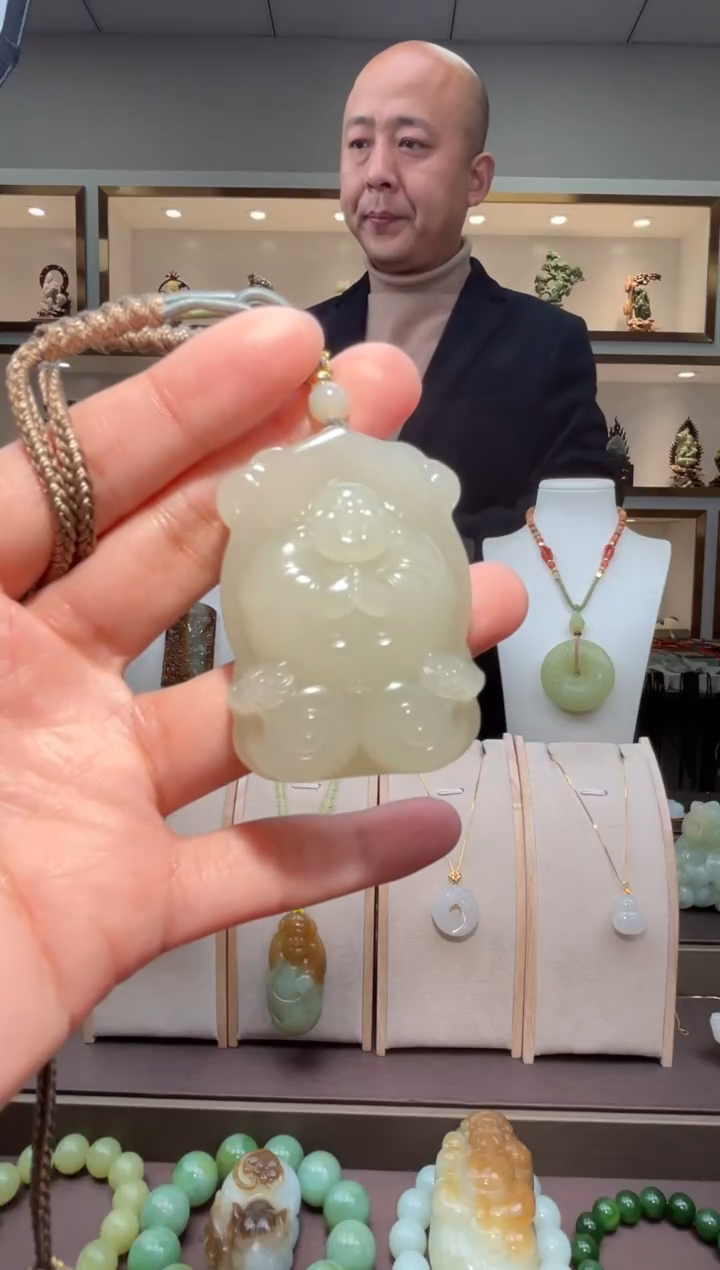 颈饰未镶嵌和田玉苏