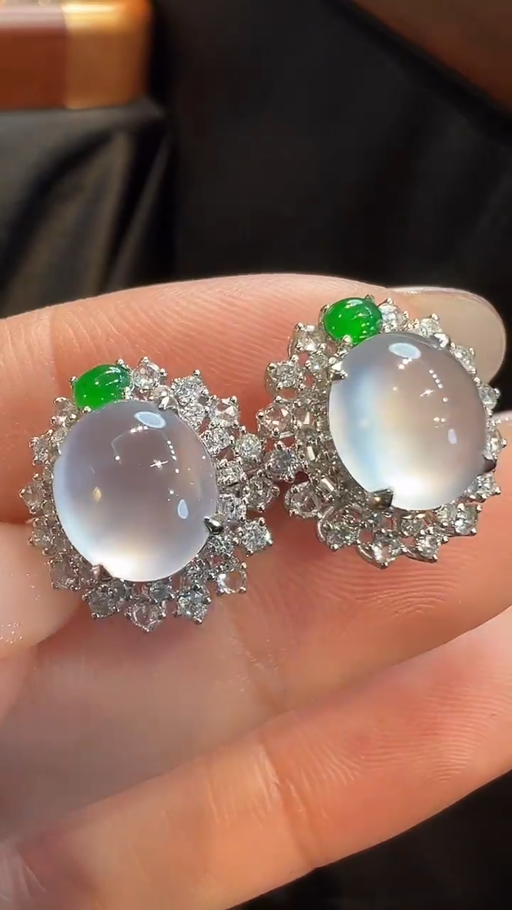 18K金镶嵌翡翠耳饰AL6