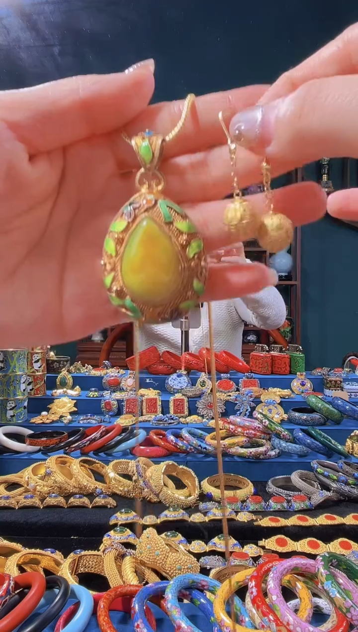 【闪购商品】花丝镶嵌吊坠耳环一套