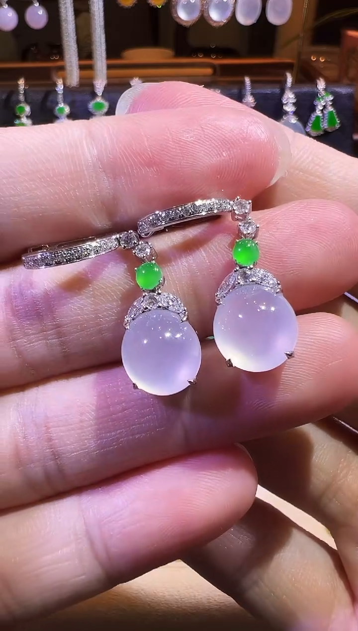 【闪购商品】翡翠耳饰18K金镶嵌玻璃种茅台白蛋面耳坠