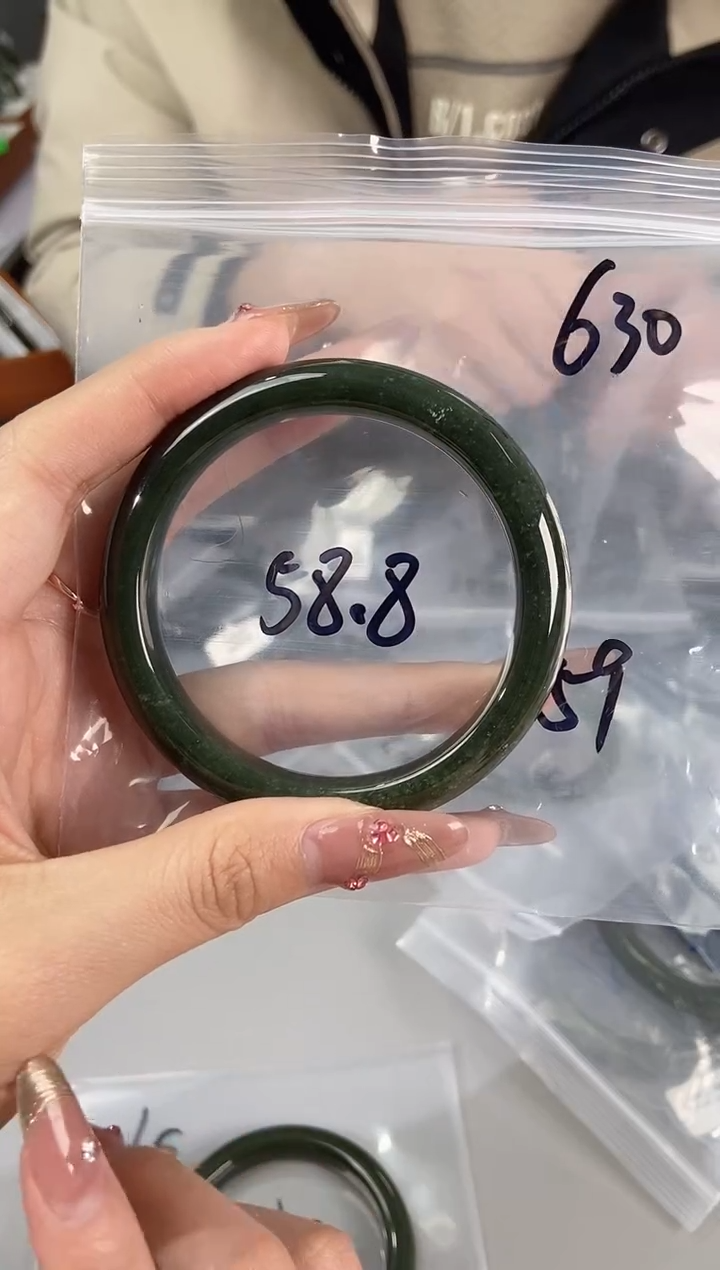 【闪购商品】和田玉手镯未镶嵌和田玉手镯630