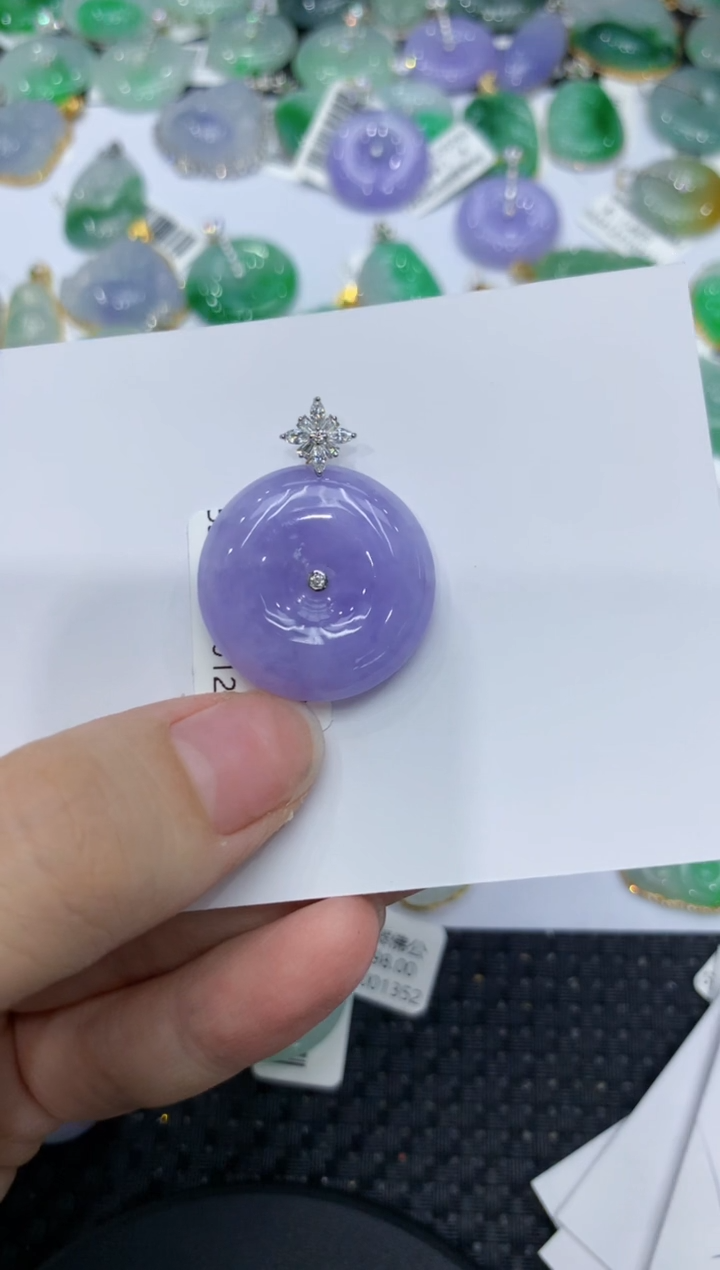 【闪购商品】翡翠颈饰18K金镶嵌1111111111111