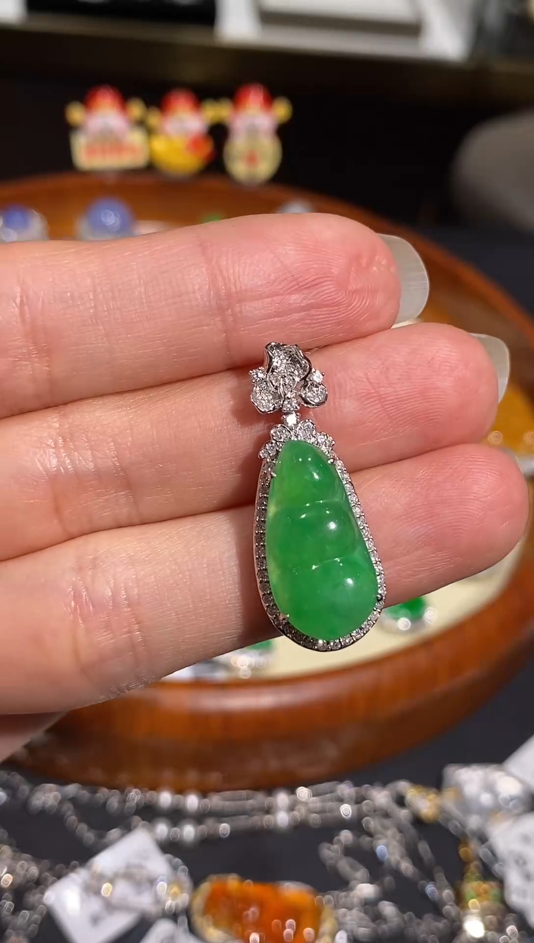 【闪购商品】翡翠颈饰18K金镶嵌吊坠