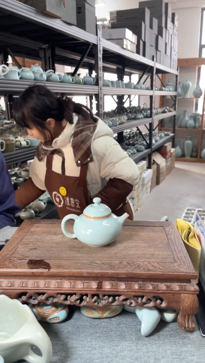 【闪购商品】瓷片 天青小小容天壶微瑕