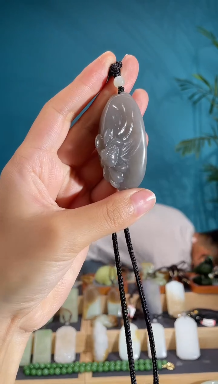 和田玉未镶嵌颈饰1