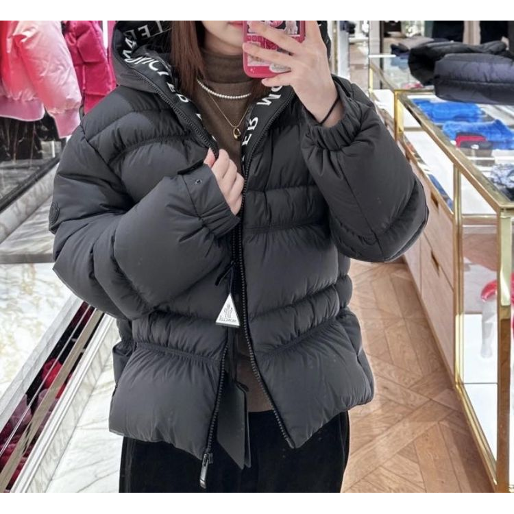 MONCLER/羽绒服/95新/聚酰胺纤维/[251104ZC0002]
