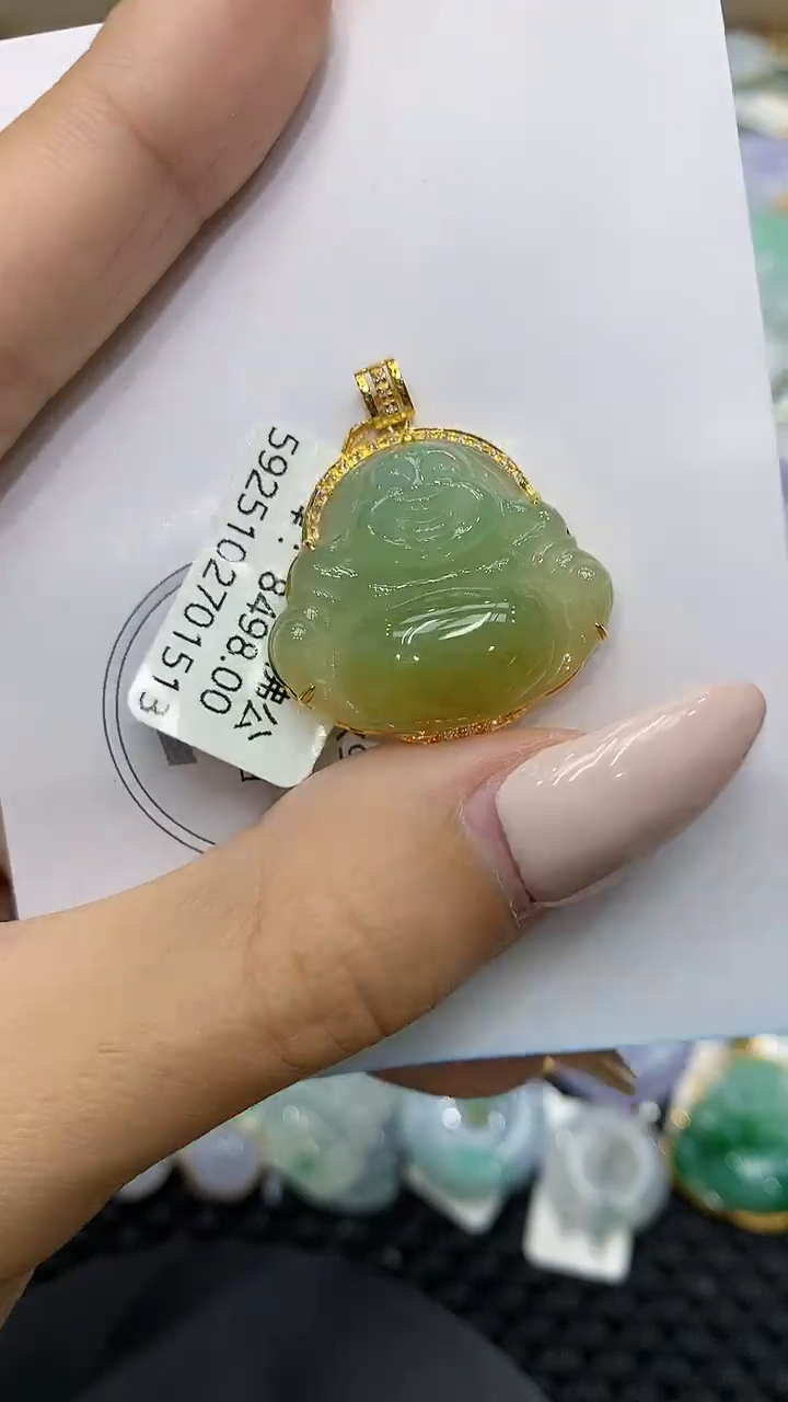 颈饰18K金镶嵌翡翠111111111111