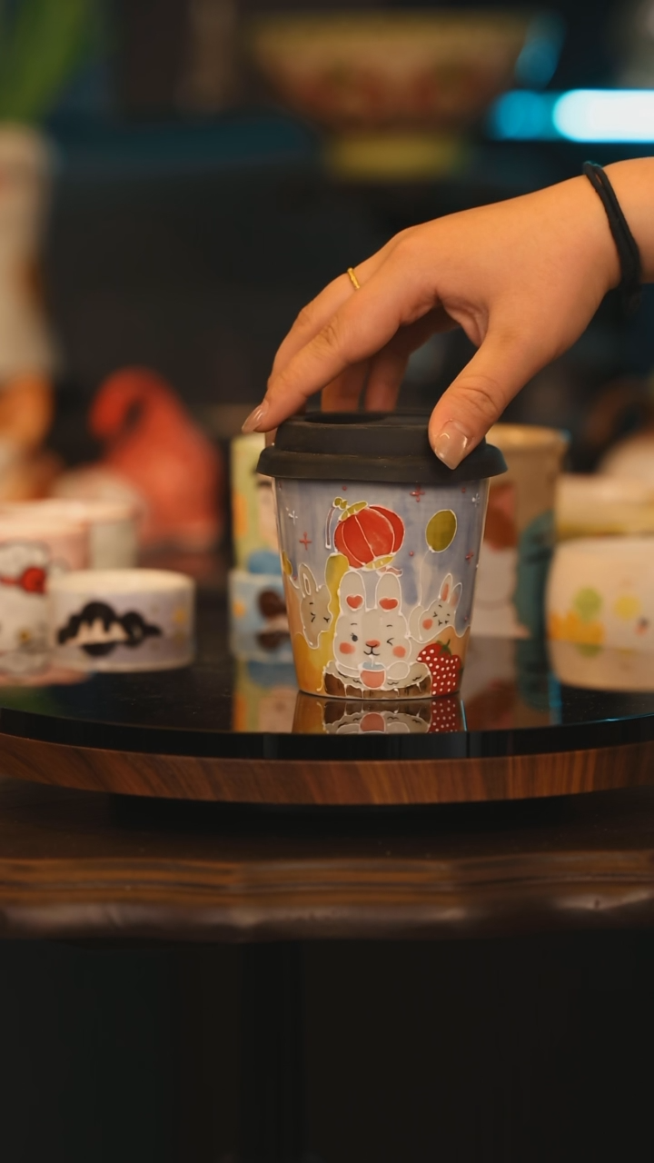 【闪购商品】摆件景德镇釉下彩绘设计师款式陶瓷