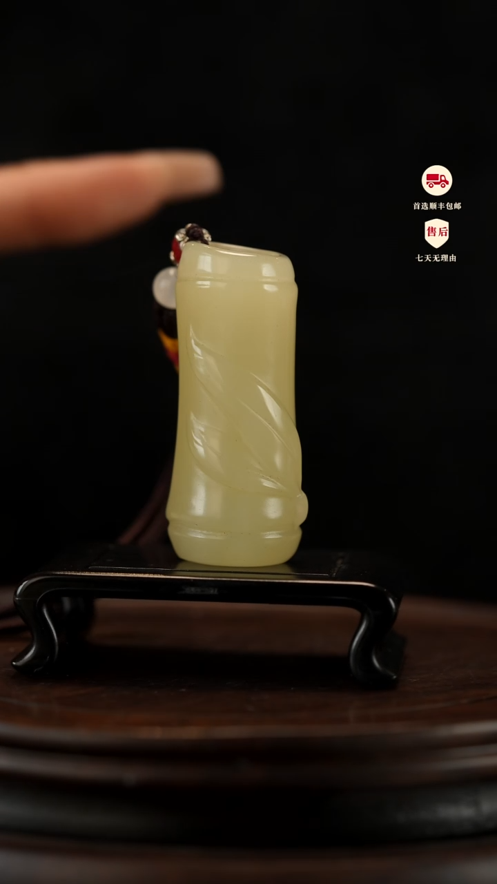 云南石竹叶青雕刻：竹报平安手把件摆件挂件