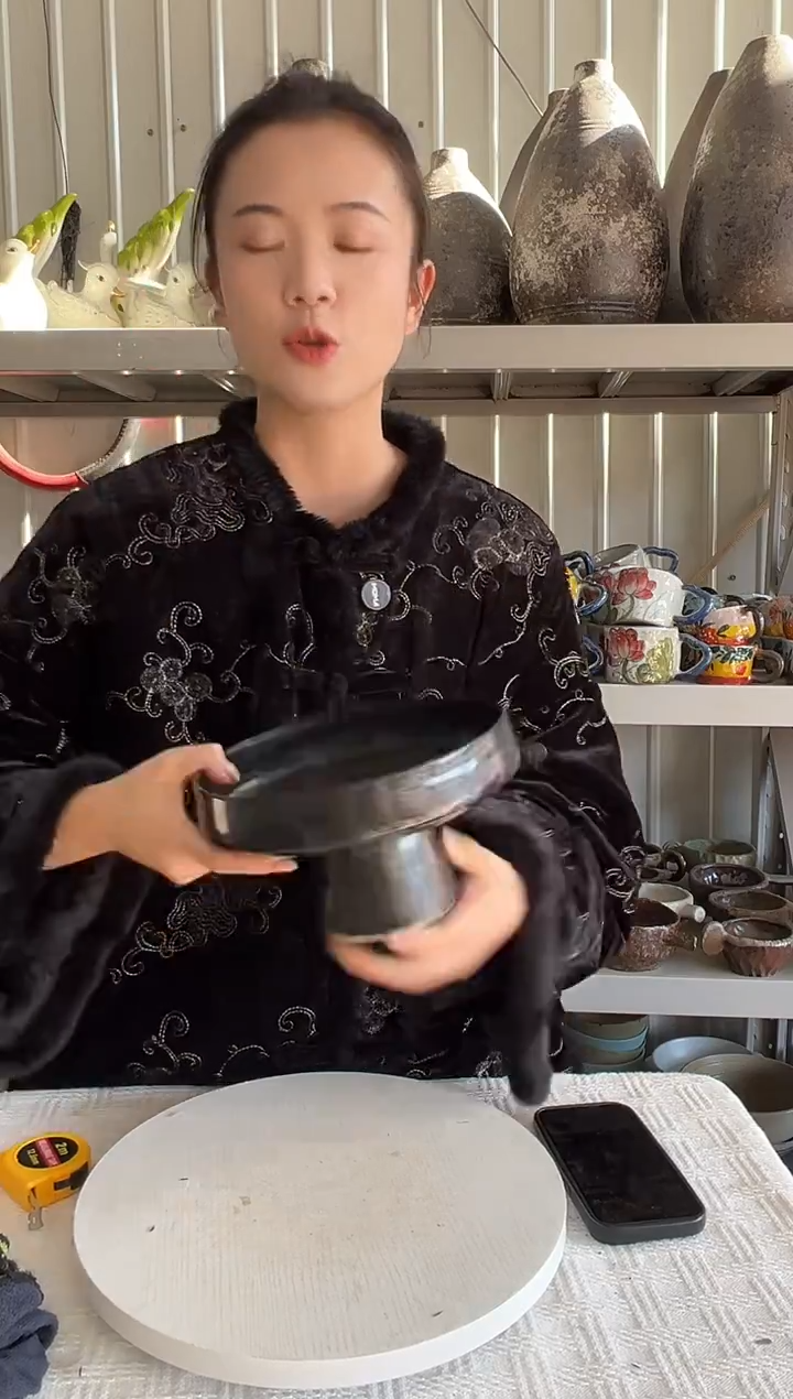 陶瓷盘子 黑色 直径21