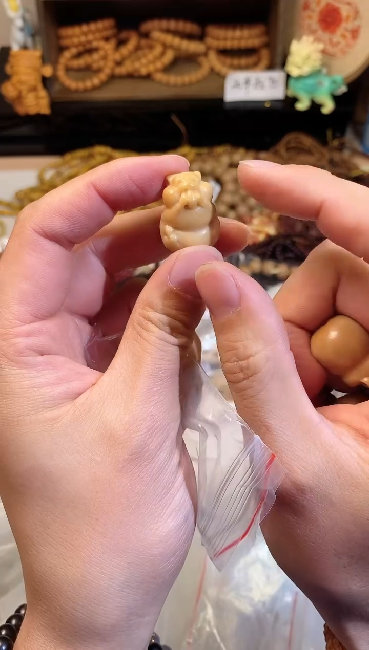 【闪购商品】菩提根/象牙果吊坠松鼠