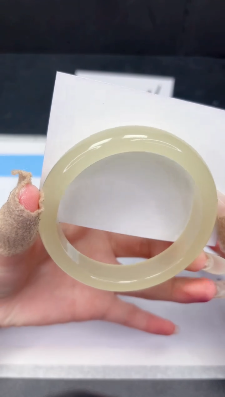 【闪购商品】石英质玉手镯未镶嵌456-56.8