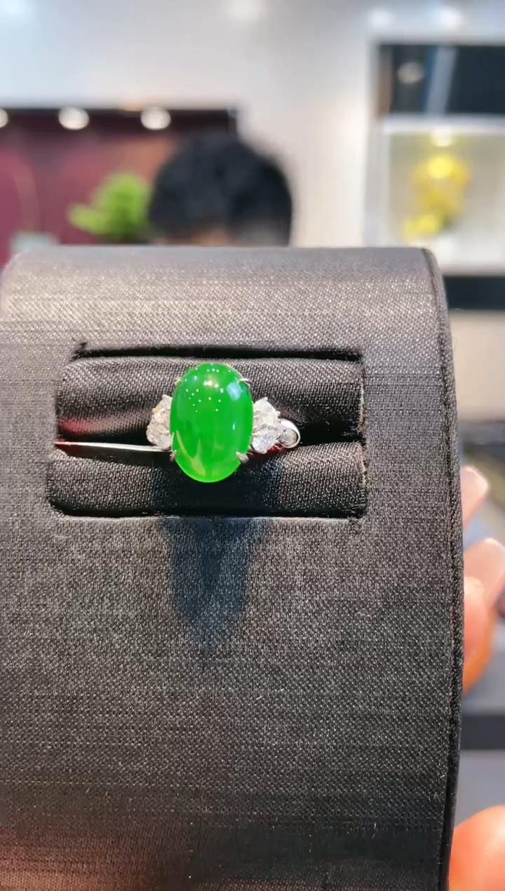 【闪购商品】翡翠颈饰18K金镶嵌A33天然A货翡翠戒指