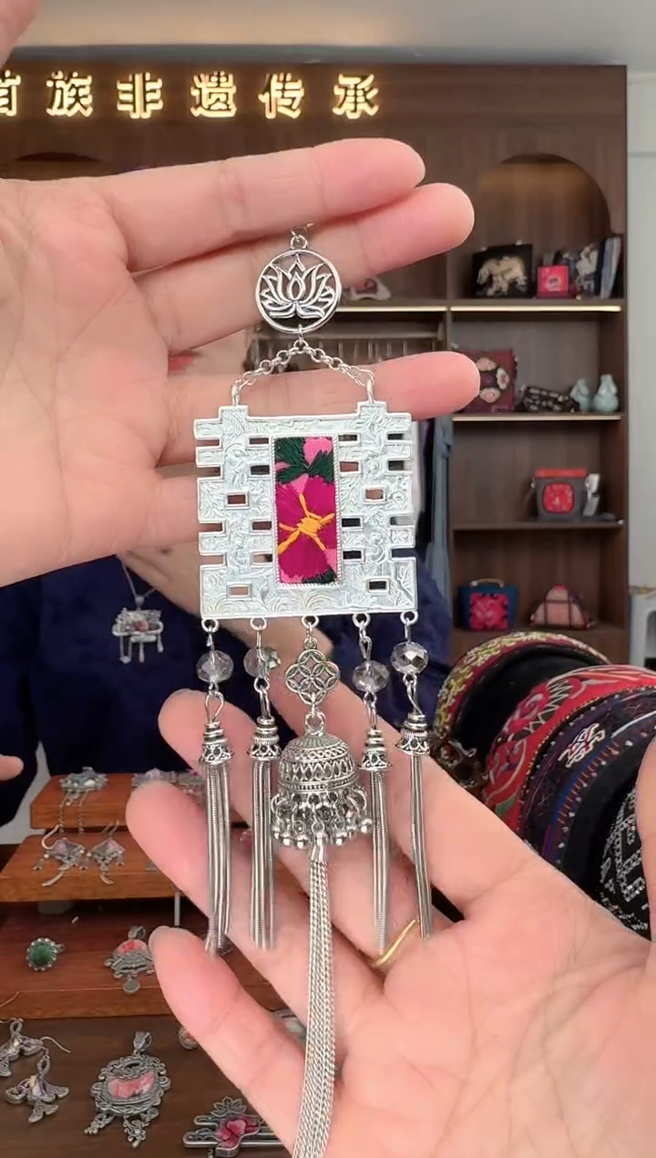 【闪购商品】织绣扶光苗绣传承54