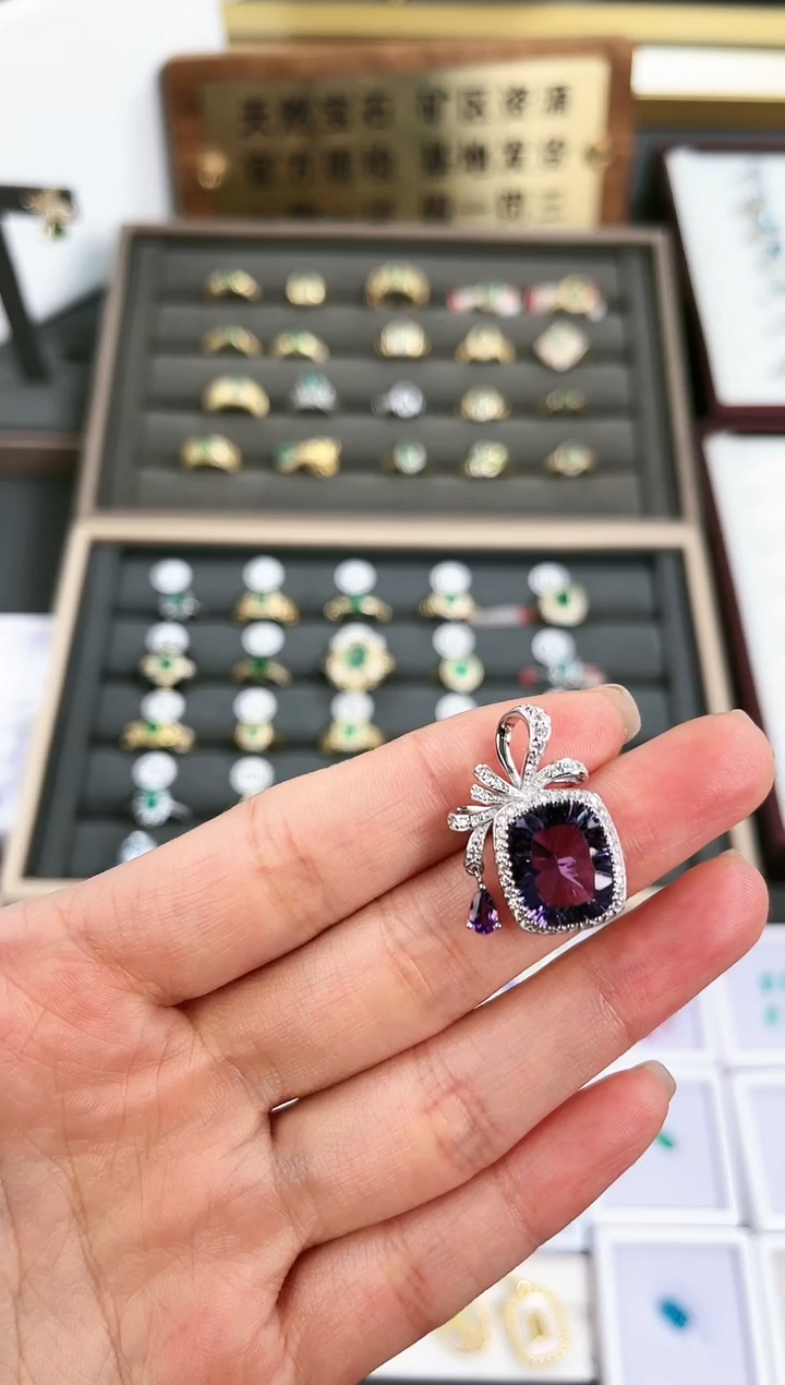 【闪购商品】紫晶颈饰银S925镶嵌D002