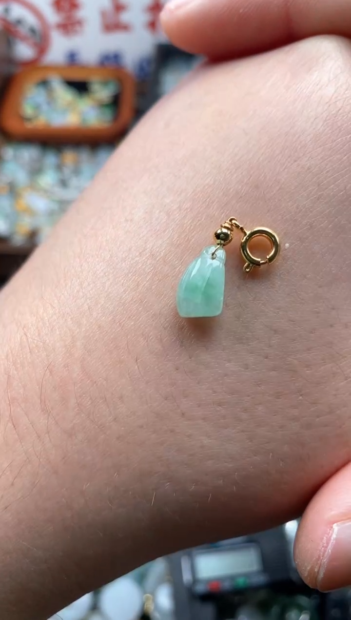 【闪购商品】翡翠颈饰未镶嵌哥哥