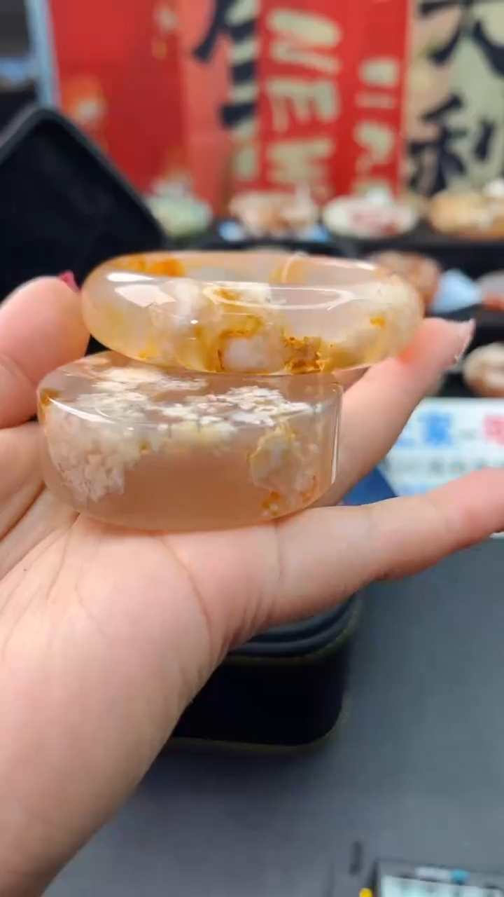 【闪购商品】石英质玉手镯未镶嵌赠送镯心（56圈口）