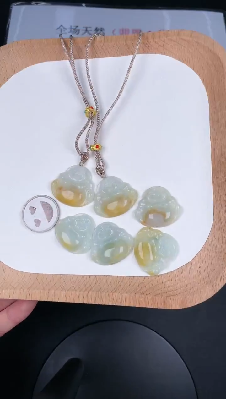 翡翠未镶嵌颈饰LA010翡翠肚里藏金小佛（多样性发其一）