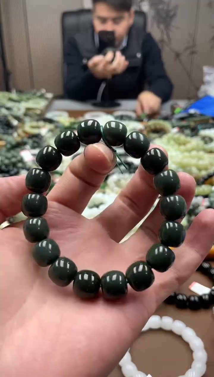 未镶嵌手串和田玉沙枣青12老型