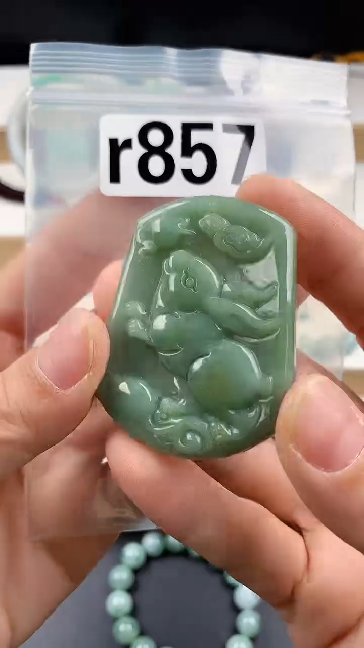 颈饰未镶嵌翡翠天然翡翠吊坠挂件