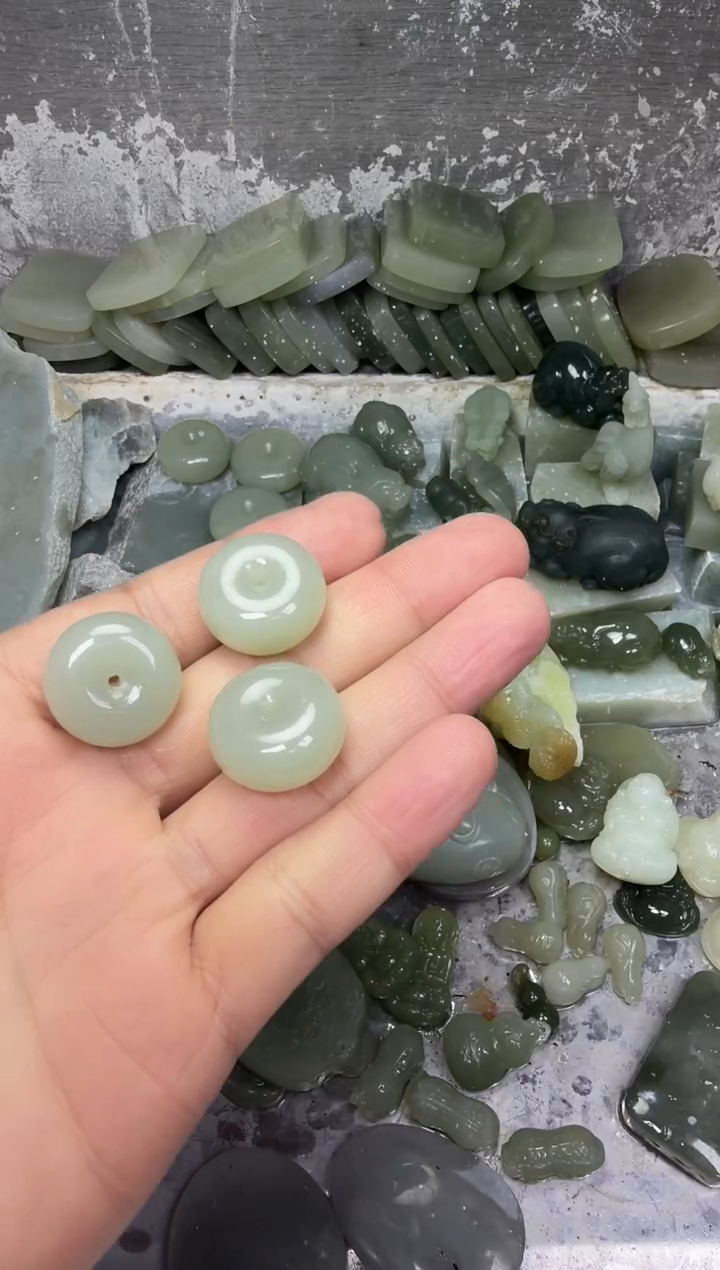 颈饰未镶嵌和田玉平安扣多样性发一件