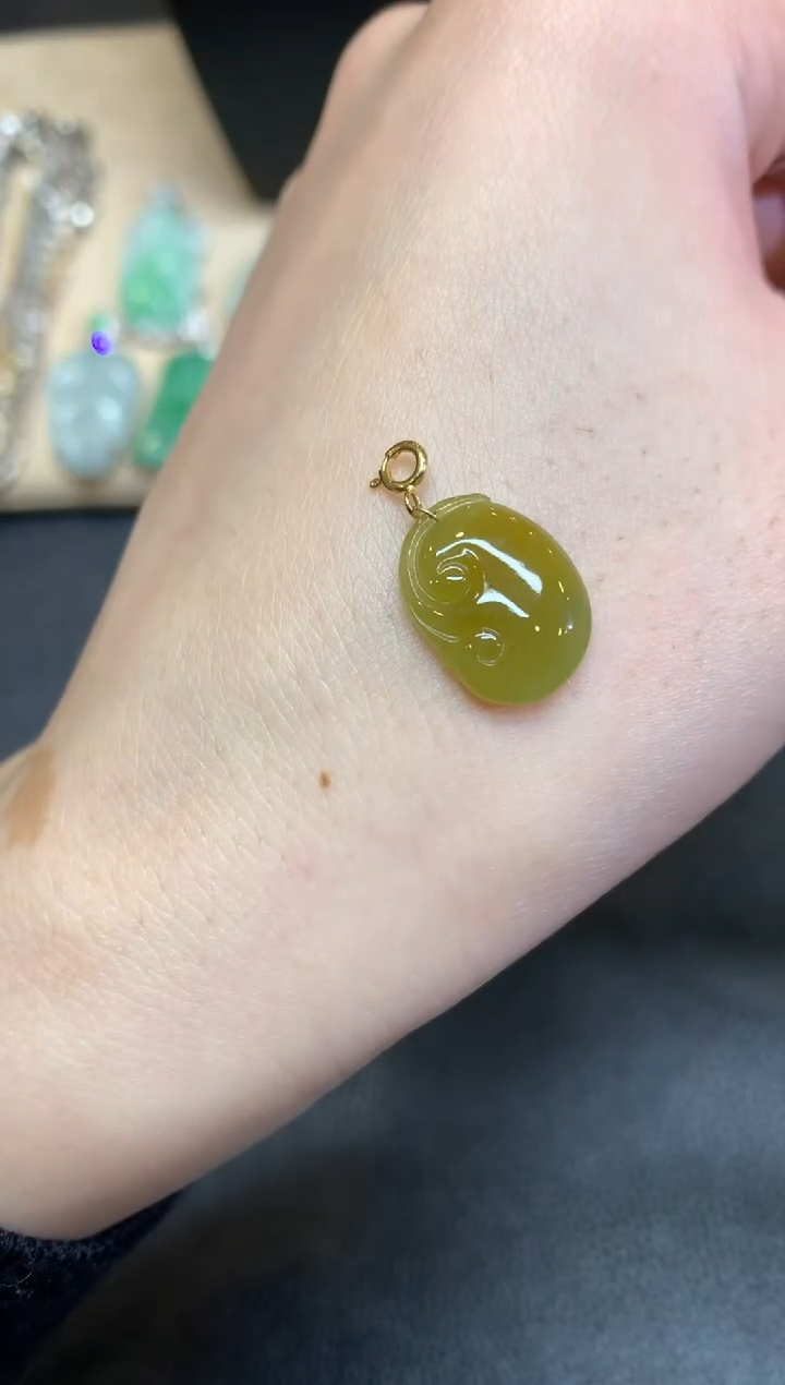 【闪购商品】翡翠颈饰18K金镶嵌如意【无服务费】