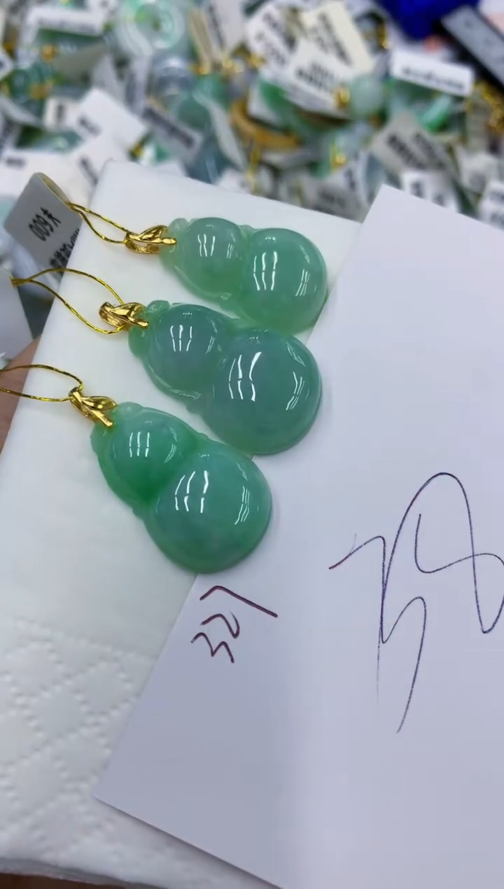 颈饰未镶嵌翡翠11111111111多样性发其一