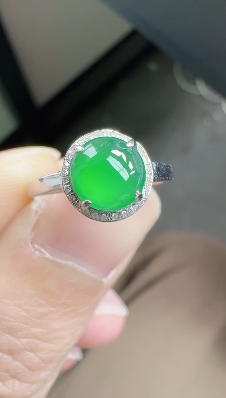 18K金镶嵌戒指翡翠寄售回流，不退不换