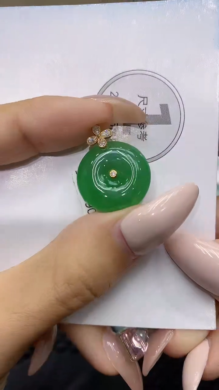 颈饰18K金镶嵌翡翠111111111111