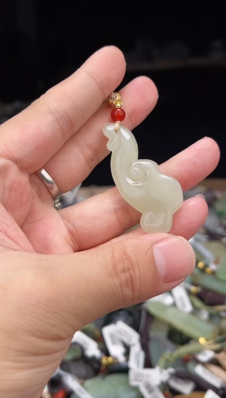 颈饰未镶嵌和田玉1