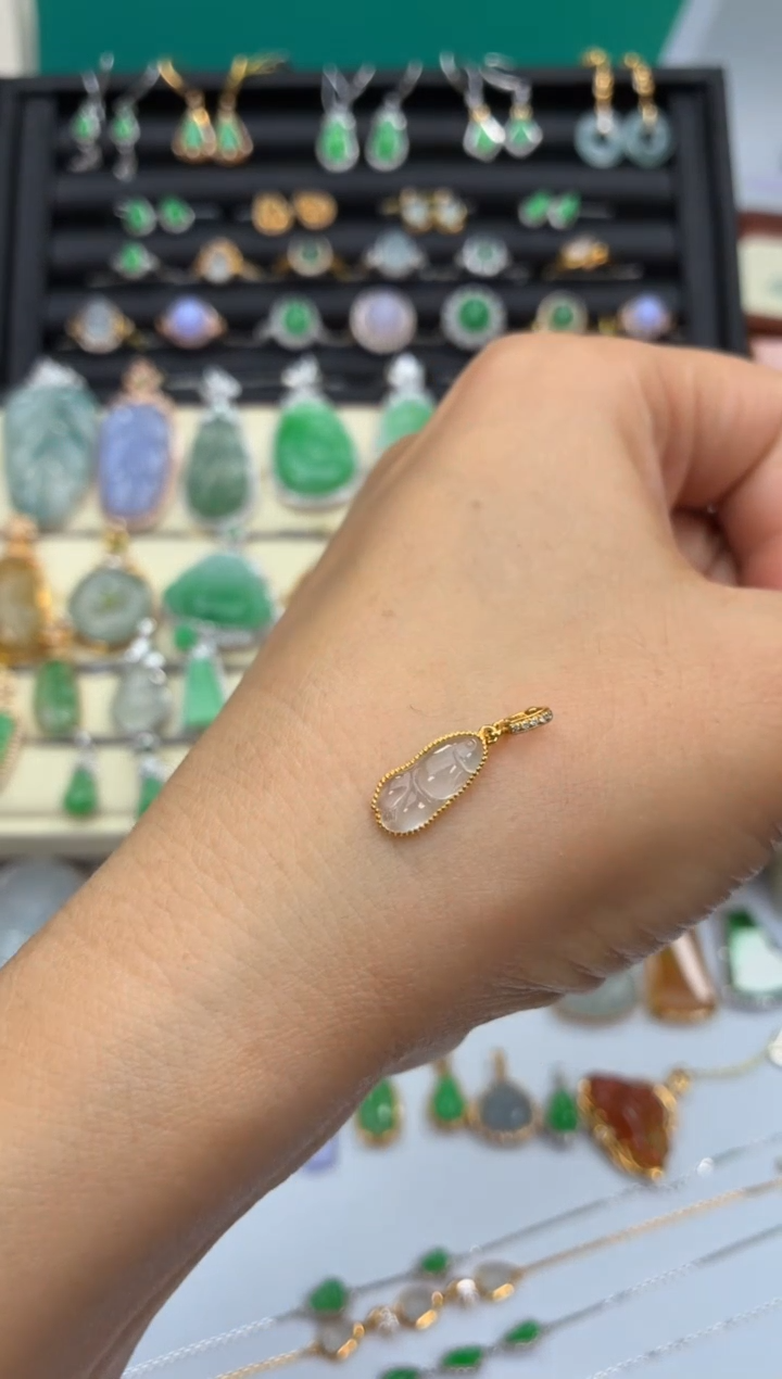 颈饰18K金镶嵌翡翠天然翡翠A货