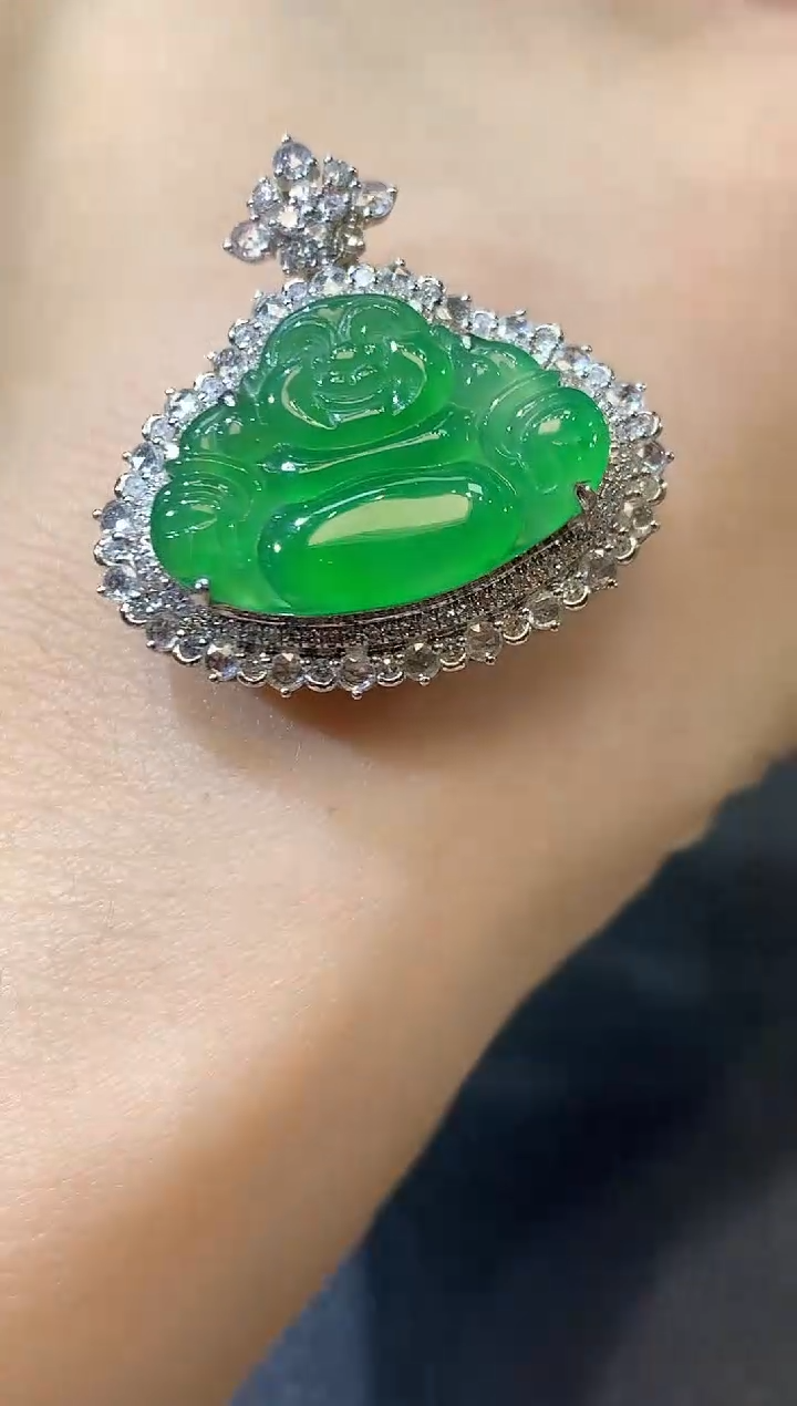 【闪购商品】翡翠吊坠(不含链)18K金镶嵌A53