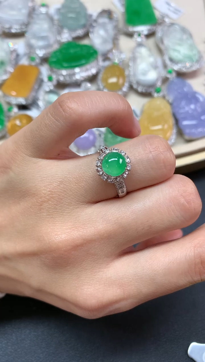 【闪购商品】翡翠吊坠(不含链)18K金镶嵌Q170|15000