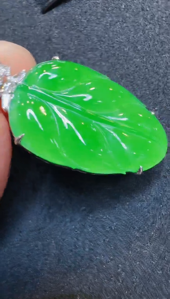 吊坠(不含链)18K金镶嵌翡翠多样性团购发一件