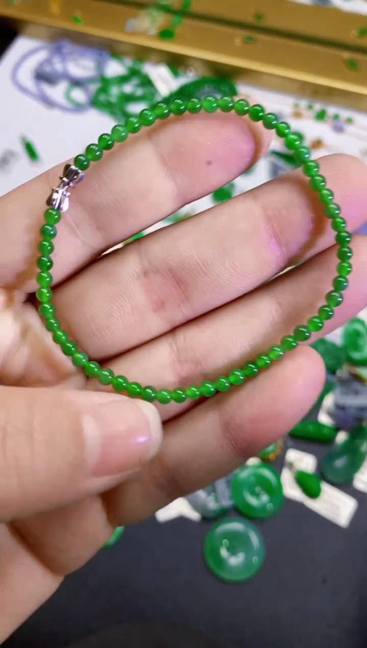 【闪购商品】翡翠颈饰未镶嵌手链