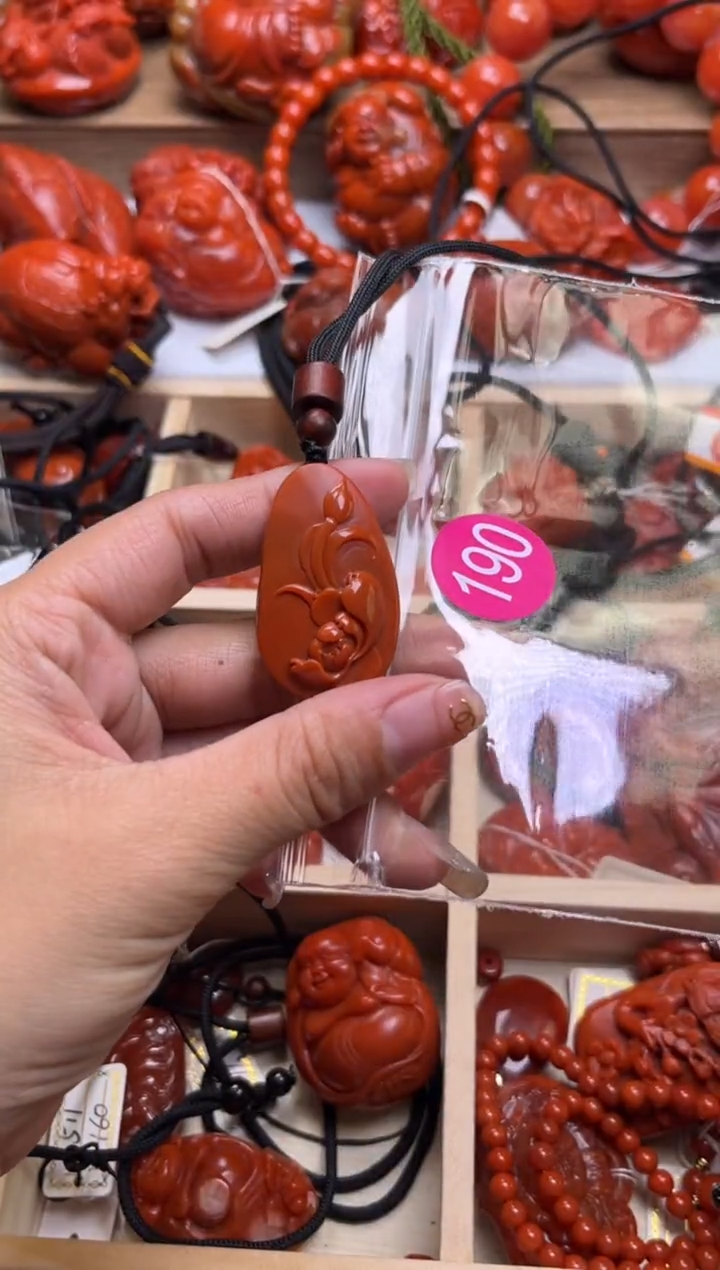 【闪购商品】南红玛瑙珠宝奇石未镶嵌190