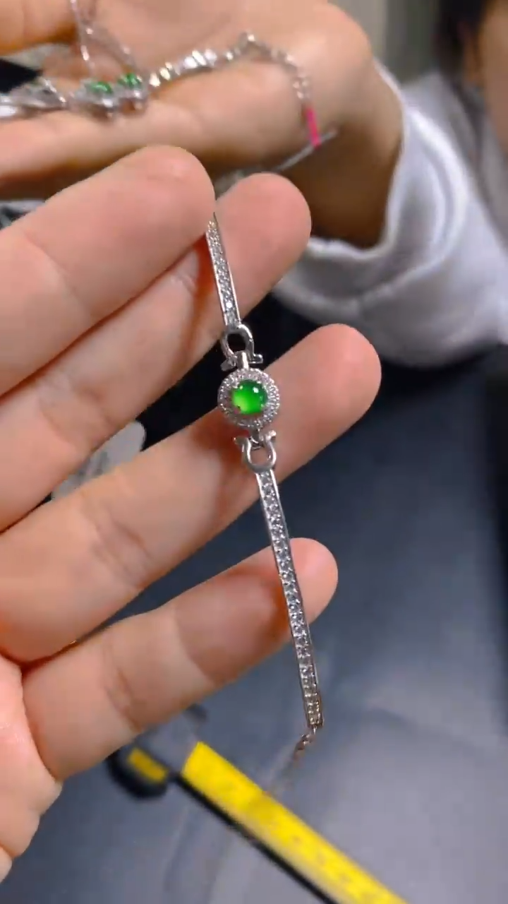 【闪购商品】翡翠手链未镶嵌0145955028多样性发一