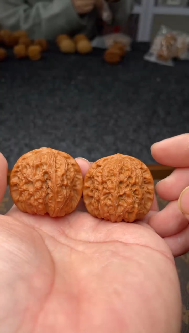 把件文玩核桃B  256号    39尺血麒麟