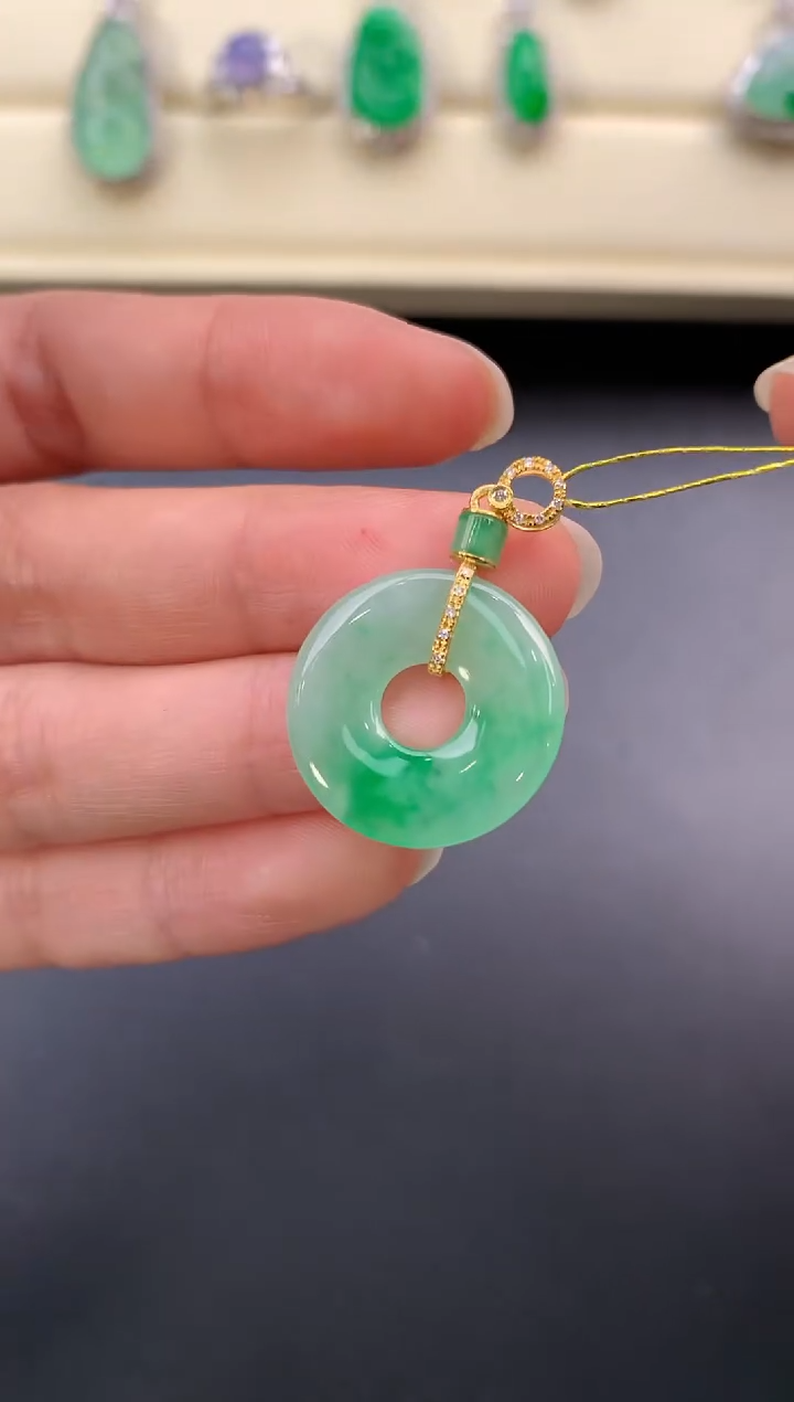 【闪购商品】翡翠颈饰18K金镶嵌D784