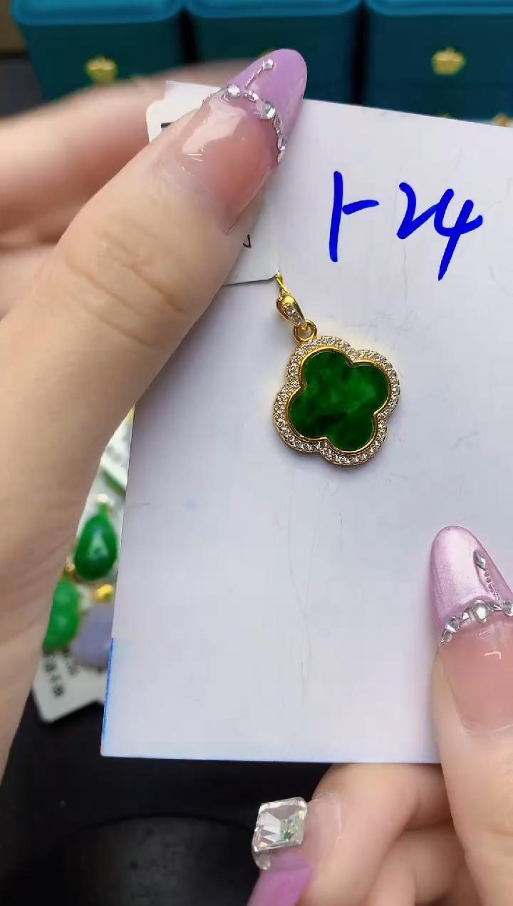 翡翠未镶嵌颈饰缅甸天然翡翠A货