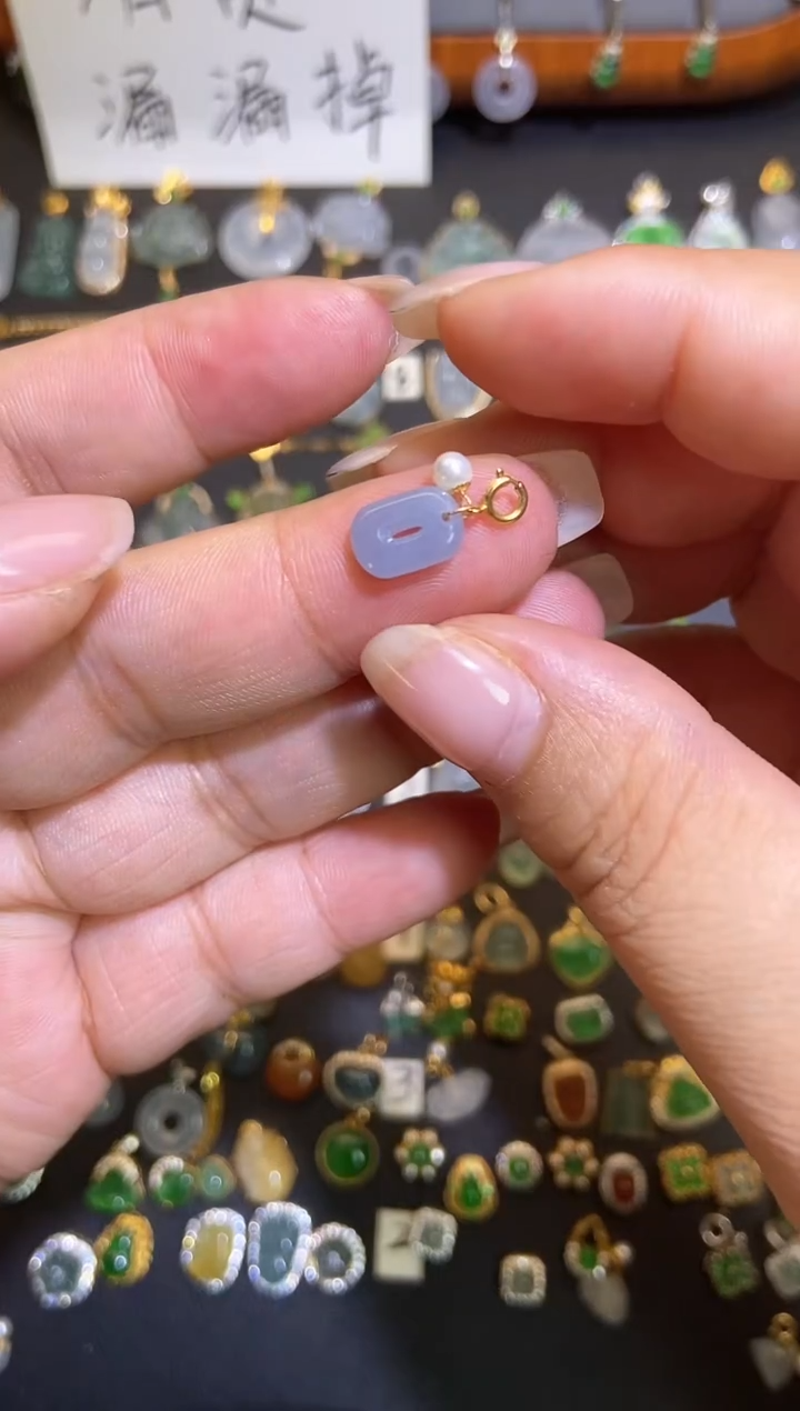 翡翠18K金镶嵌吊坠(不含链)1